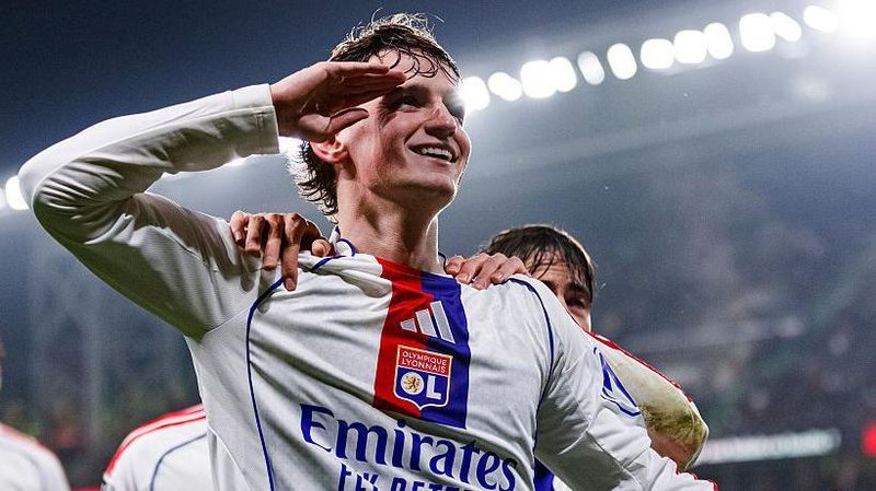 Tyler Morton in action for Lyon