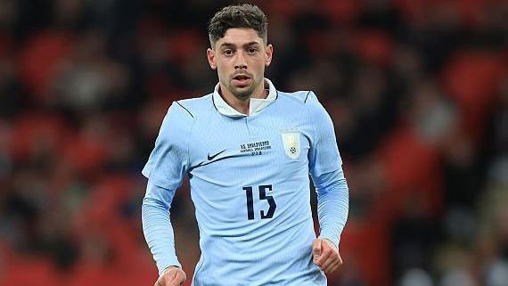 Bulges in the shoulder seams of Federico Valverde's shirt against England