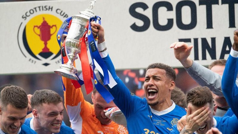 James Tavernier holds aloft the Scottish Cup in 2022