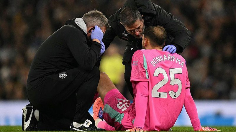 Manchester City goalkeeper Gianluigi Donnarumma receives treatment during the game against Leeds United