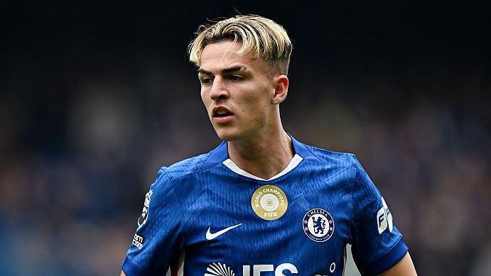 Chelsea player Jesse Derry during a football match
