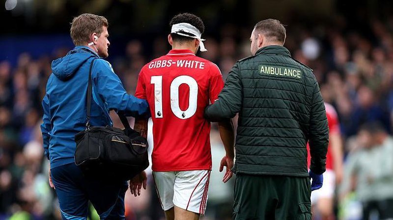 Morgan Gibbs-White is taken off against Chelsea after a clash of heads