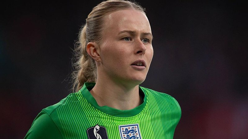 Hannah Hampton in action for England