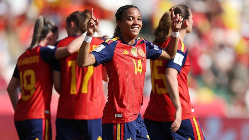 Vicky Lopez celebrates scoring for Spain against Ukraine