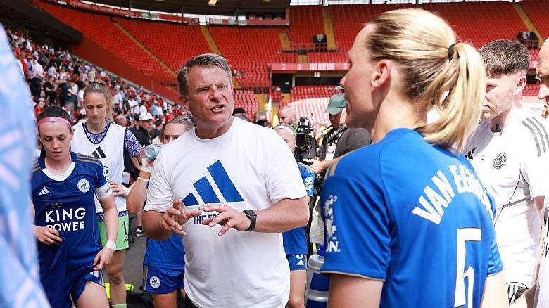 Rick Passmoor in the Leicester City team huddle